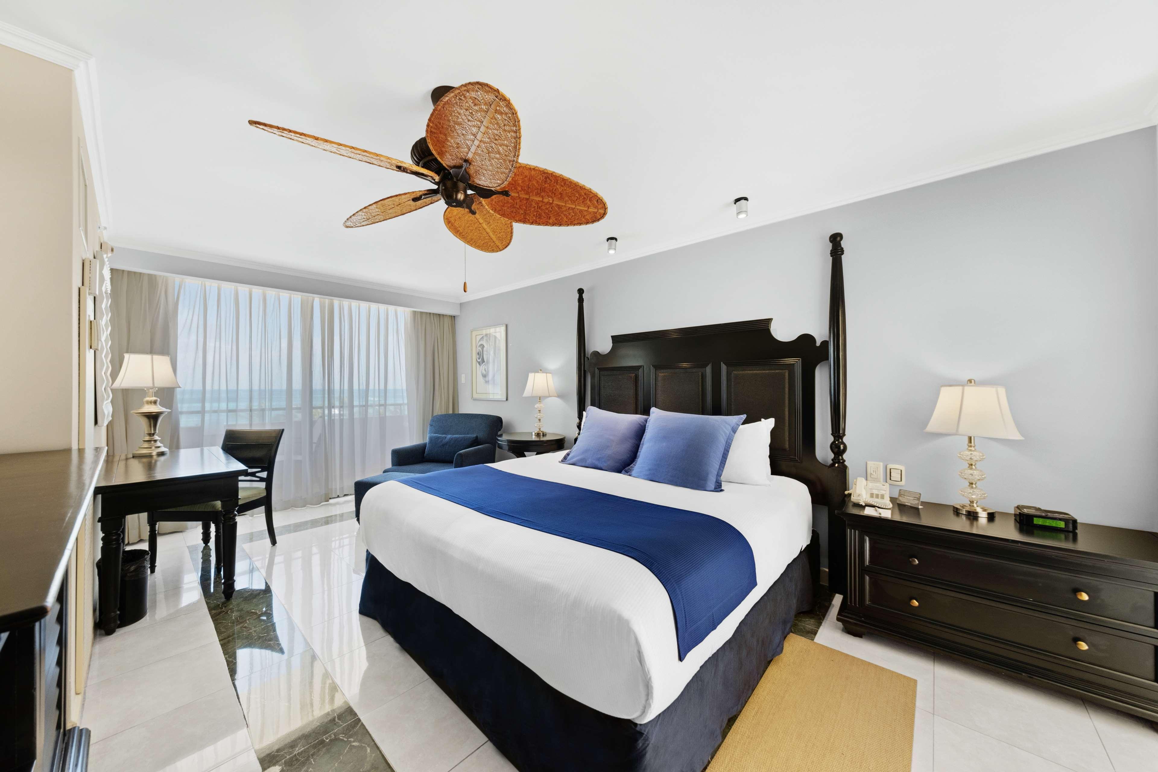 Hotel Barcelo Aruba Palm Beach Esterno foto